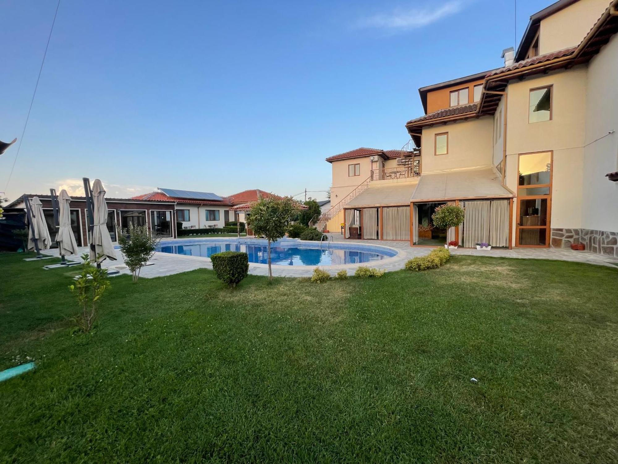 Вила Флора Паталеница Exterior foto