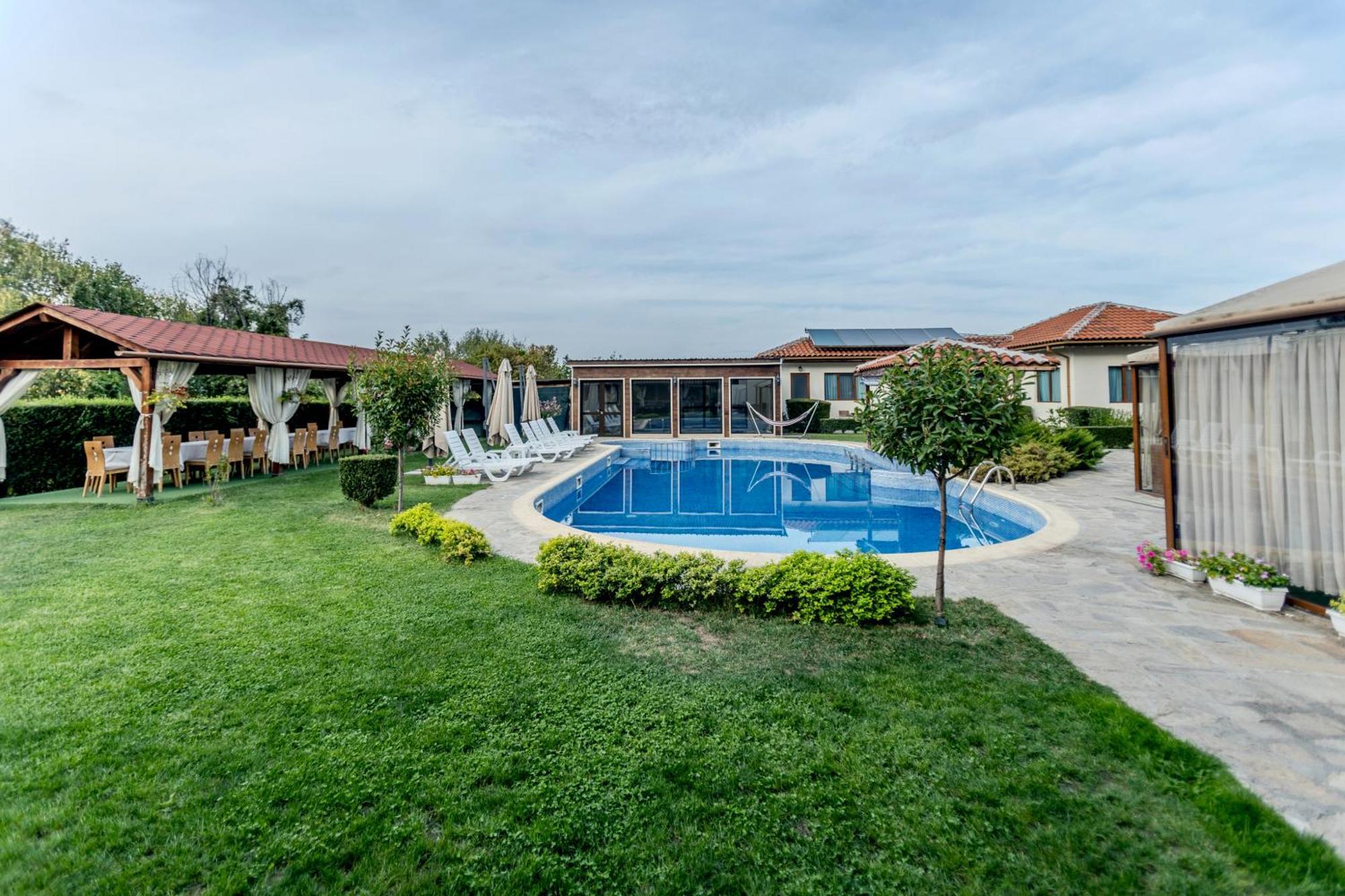 Вила Флора Паталеница Exterior foto
