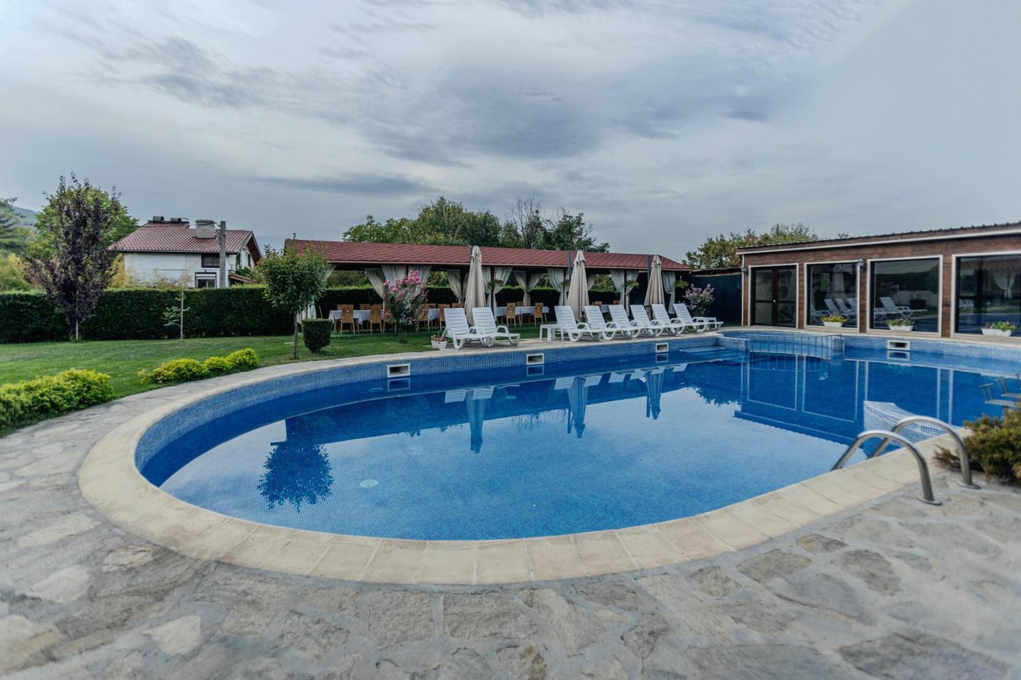 Вила Флора Паталеница Exterior foto